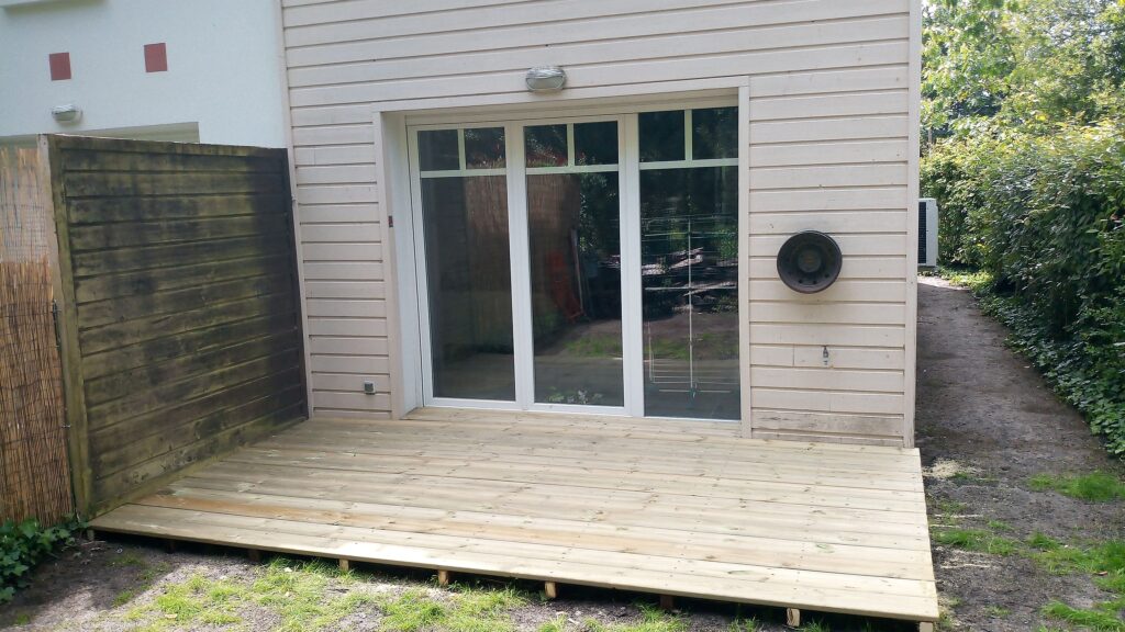 Terrasse en bois réalisée à Andernos-les-Bains